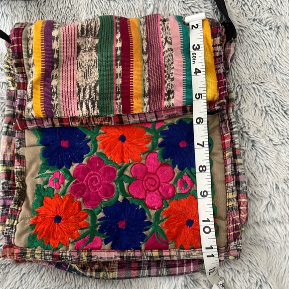 Embroidered crossbody handbag - Picture 8 of 10